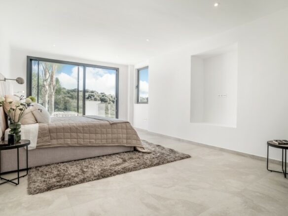 El Paraiso -5B Villa -Turn Key ready