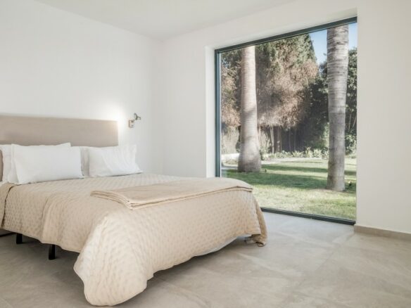 El Paraiso -5B Villa -Turn Key ready