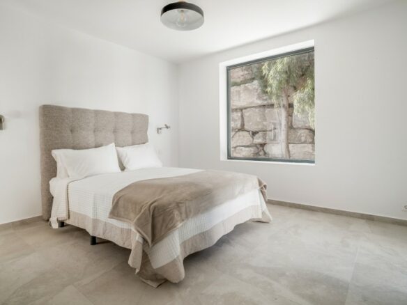 El Paraiso -5B Villa -Turn Key ready