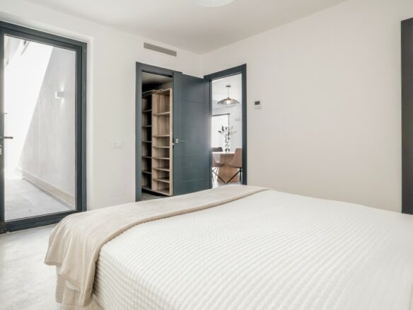 El Paraiso -5B Villa -Turn Key ready