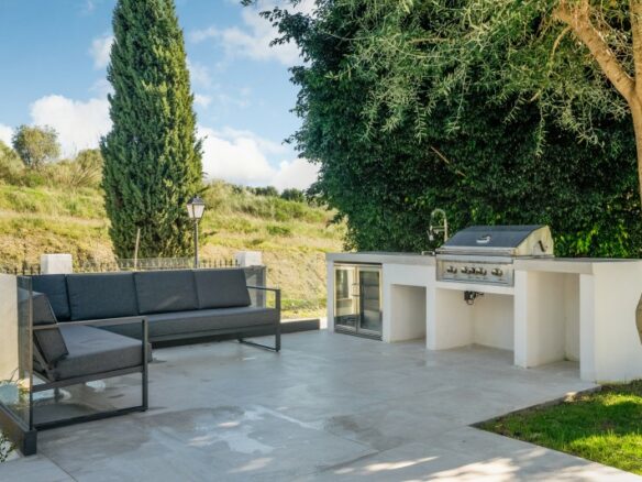 El Paraiso -5B Villa -Turn Key ready