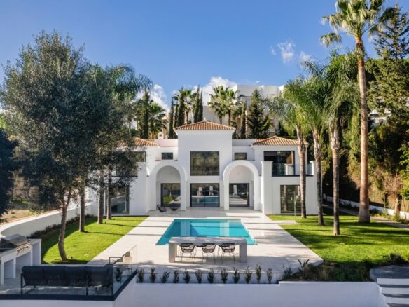 El Paraiso -5B Villa -Turn Key ready