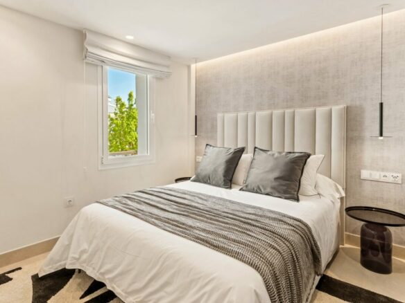 New Golden Mile – 3B Penthouse – Beachfront -Turnkey