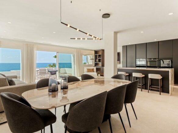 New Golden Mile – 3B Penthouse – Beachfront -Turnkey