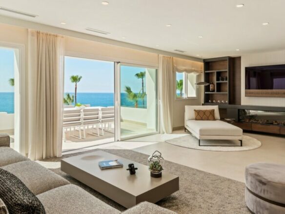 New Golden Mile – 3B Penthouse – Beachfront -Turnkey