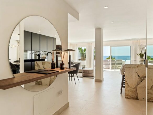 New Golden Mile – 3B Penthouse – Beachfront -Turnkey