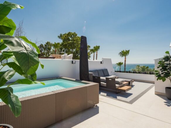 New Golden Mile – 3B Penthouse – Beachfront -Turnkey
