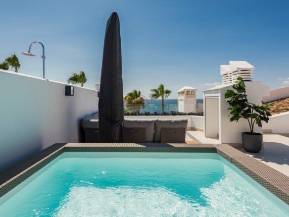 New Golden Mile – 3B Penthouse – Beachfront -Turnkey
