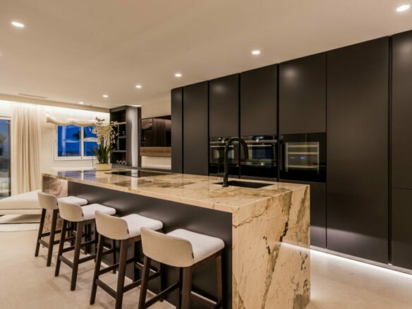New Golden Mile – 3B Penthouse – Beachfront -Turnkey