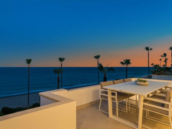 New Golden Mile – 3B Penthouse – Beachfront -Turnkey