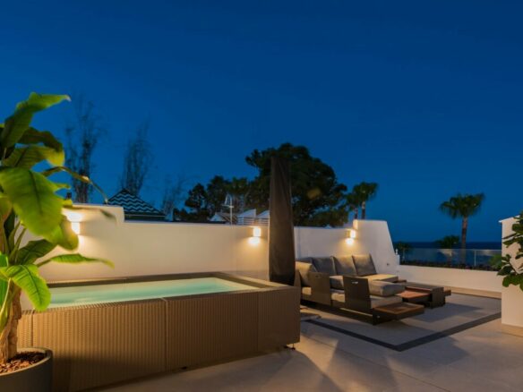 New Golden Mile – 3B Penthouse – Beachfront -Turnkey