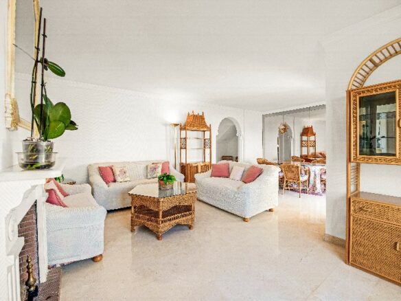 Aloha Pueblo – Townhouse + 3 Shops -Sea Views – Lift