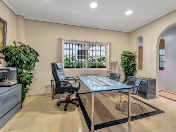 Aloha Pueblo – Townhouse + 3 Shops -Sea Views – Lift