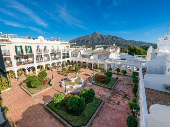 Aloha Pueblo – Townhouse + 3 Shops -Sea Views – Lift