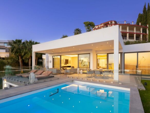SOLD – El Herrojo  -7B Modern Villa – Panoramic Sea Views