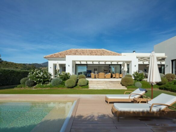 Nueva Andalucia – 5B Luxury Villa – Turn Key ready