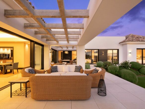 Nueva Andalucia – 5B Luxury Villa – Turn Key ready