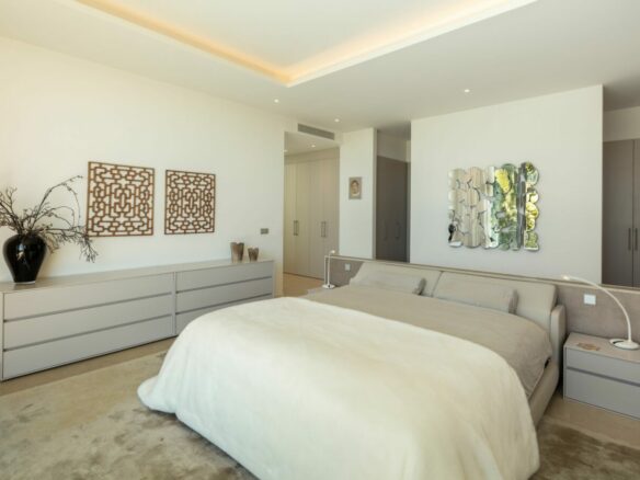 SOLD – El Herrojo  -7B Modern Villa – Panoramic Sea Views