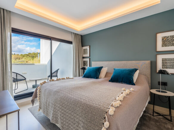 🌊FRONTLINE BEACH LUXURY TOWNHOUSE – TURNKEY-GATED – ESTEPONA 🏝️