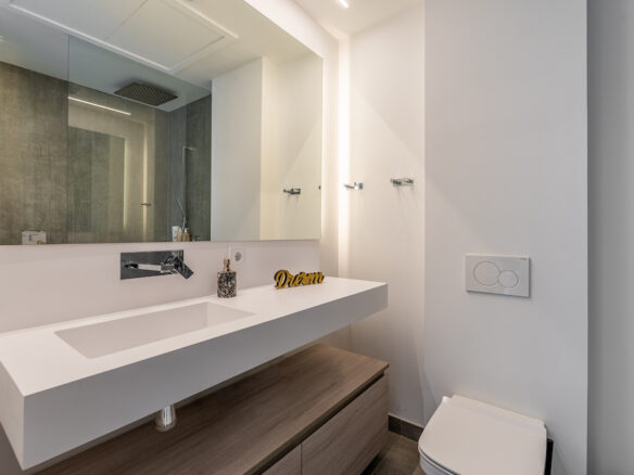 🌊FRONTLINE BEACH LUXURY TOWNHOUSE – TURNKEY-GATED – ESTEPONA 🏝️