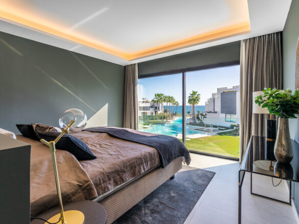 🌊FRONTLINE BEACH LUXURY TOWNHOUSE – TURNKEY-GATED – ESTEPONA 🏝️