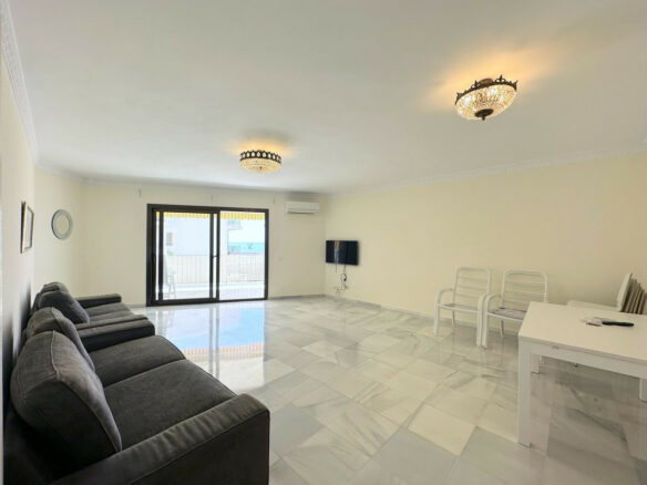 Marbella Town- 3B Apartment – Sea Views