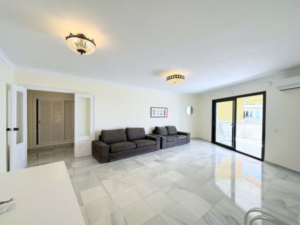 Marbella Town- 3B Apartment – Sea Views