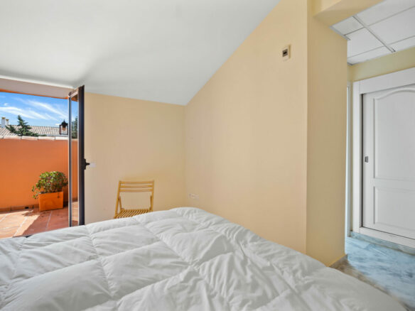 Golden Mile – 3B Penthouse near Beach & Town