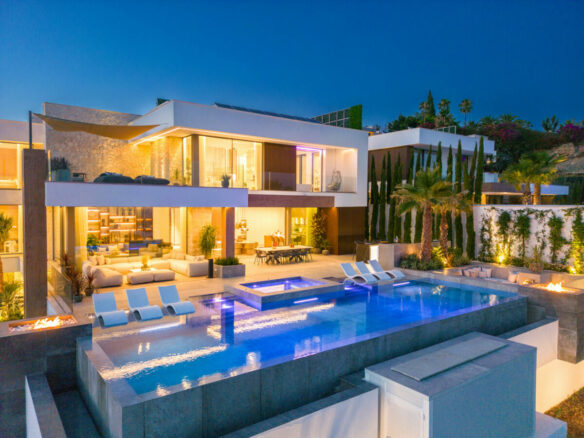 SOLD – La Quinta – 6B Modern Villa – Sea Views  – Gated