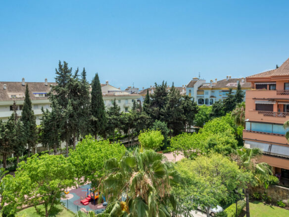 Golden Mile – 3B Penthouse near Beach & Town