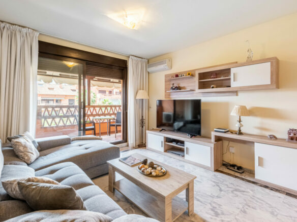 Golden Mile – 3B Penthouse near Beach & Town