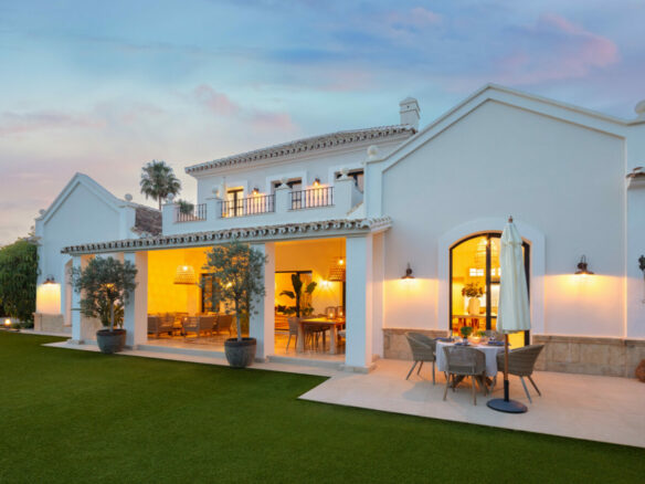 Reduced – El Paraiso – 5B Villa – Turn Key Ready