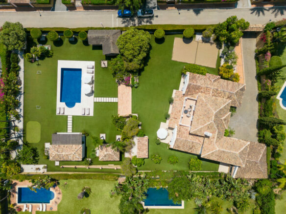 Reduced – El Paraiso – 5B Villa – Turn Key Ready