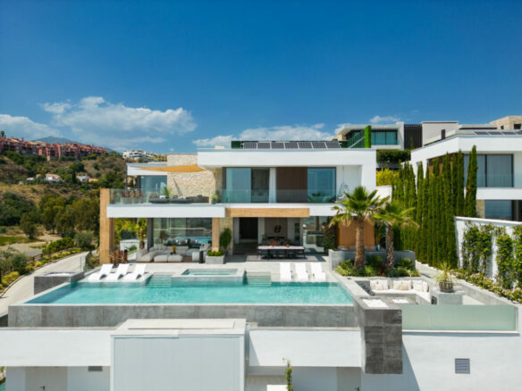 SOLD – La Quinta – 6B Modern Villa – Sea Views  – Gated