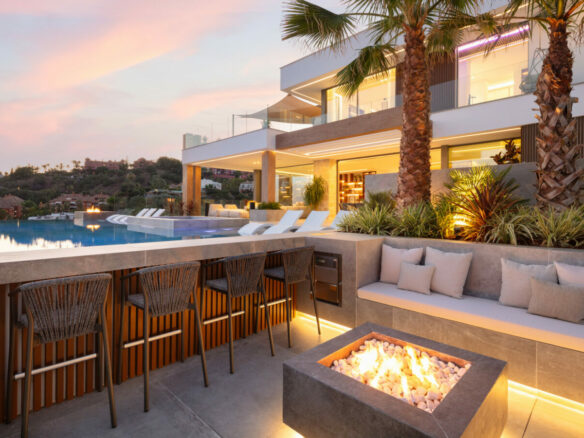 SOLD – La Quinta – 6B Modern Villa – Sea Views  – Gated