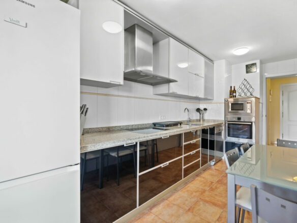 Golden Mile – 3B Penthouse near Beach & Town
