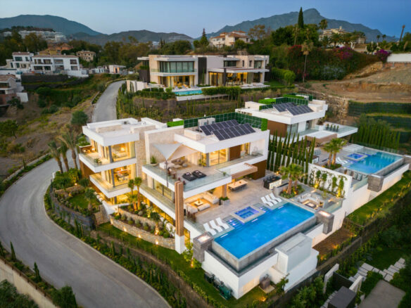 SOLD – La Quinta – 6B Modern Villa – Sea Views  – Gated