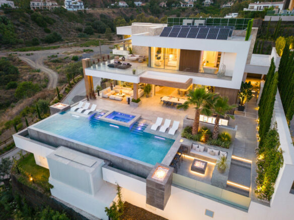 SOLD – La Quinta – 6B Modern Villa – Sea Views  – Gated