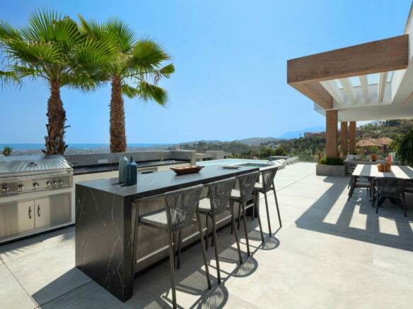 SOLD – La Quinta – 6B Modern Villa – Sea Views  – Gated