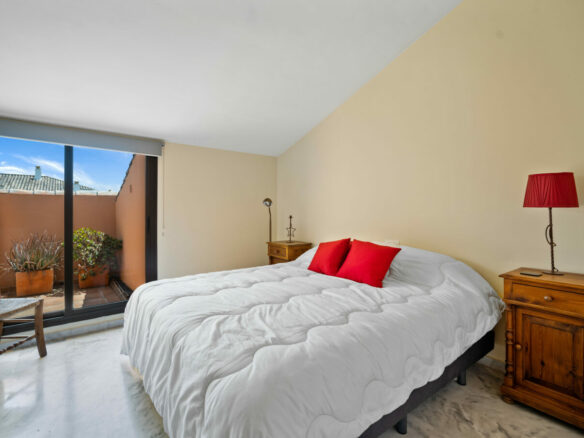 Golden Mile – 3B Penthouse near Beach & Town