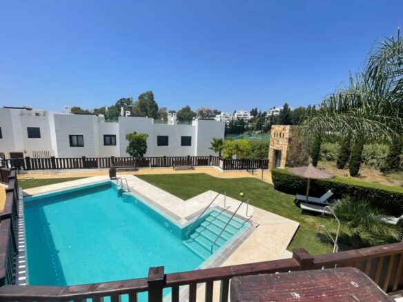 Golden Mile – 3B Modern garden apt – Gated