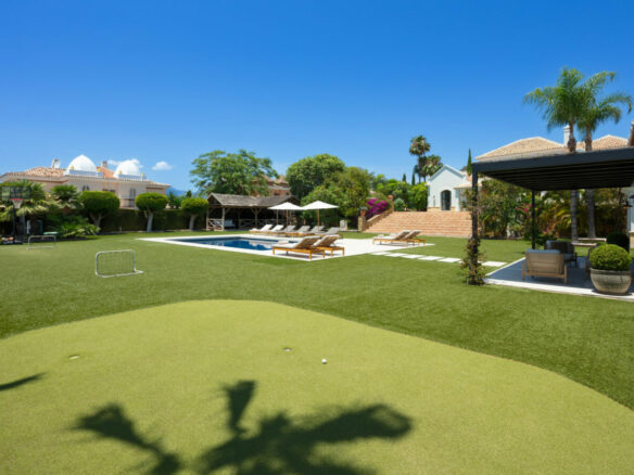 Reduced – El Paraiso – 5B Villa – Turn Key Ready