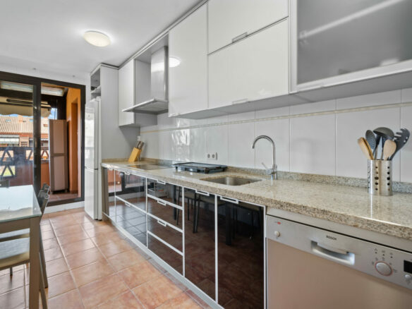 Golden Mile – 3B Penthouse near Beach & Town