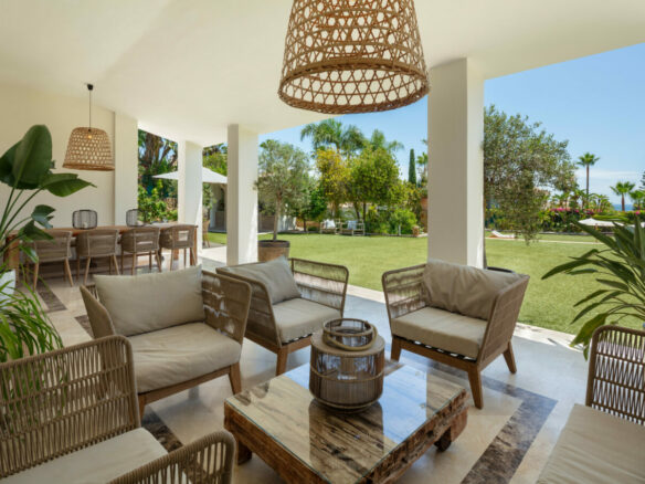 Reduced – El Paraiso – 5B Villa – Turn Key Ready