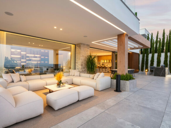 SOLD – La Quinta – 6B Modern Villa – Sea Views  – Gated