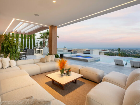 SOLD – La Quinta – 6B Modern Villa – Sea Views  – Gated