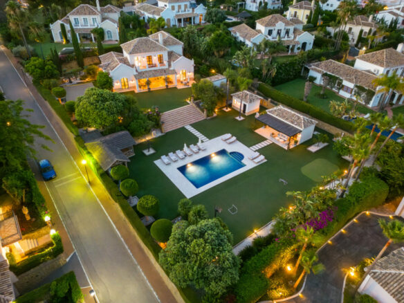 Reduced – El Paraiso – 5B Villa – Turn Key Ready
