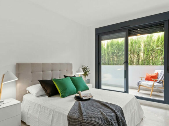 Golden Mile – 3B Modern garden apt – Gated