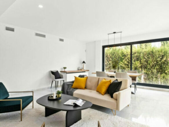 Golden Mile – 3B Modern garden apt – Gated