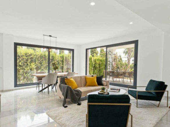 Golden Mile – 3B Modern garden apt – Gated